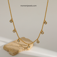 Collier pendentif en zircon en acier inoxydable plaqué or avec chaîne perlée pour femme, idéal pour le quotidien ou comme cadeau