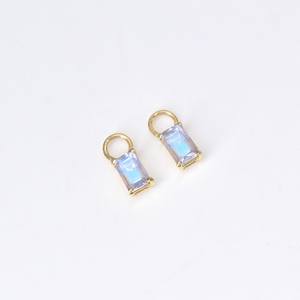 Boucles d'oreilles en argent sterling 925 plaqué or 14 carats avec pierre de lune arc-en-ciel taille émeraude, bijoux fins pour femmes - Product Image 1