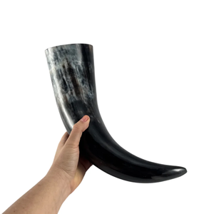 Auténtico Cuerno Vikingo Tallado de Alta Calidad y Ecológico, Estilo Animal, para Beber Hidromiel o Cerveza, Ideal para Eventos de Cosplay, Hecho a Mano con Cuerno de Búfalo - Product Image 1