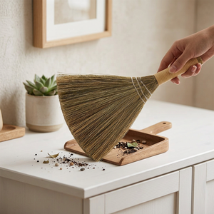 Balai à main en herbe tressé, mini balai durable pour nettoyer les miettes de bureau, balai de nettoyage traditionnel asiatique, vente en gros - Product Image 1
