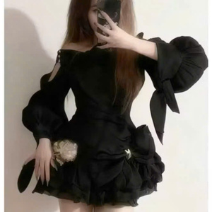 Robe longue élégante et sexy pour femme, à manches courtes, alliant parfaitement élégance, confort et style décontracté ou formel pour diverses occasions, en soie maxi. - Product Image 5