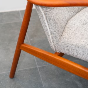 Fauteuil lounge moderne en cuir avec structure en bois de noyer et accoudoirs incurvés en bois massif pour villa, hôtel, mobilier de salon PISANO - Product Image 4