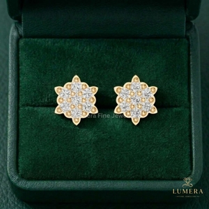 Pendientes de Oro Macizo con Diamantes de Diseño Personalizado, con Corte Brillante Redondo, Marco Decorativo en Forma de Flor y Joyería Premium - Product Image 6