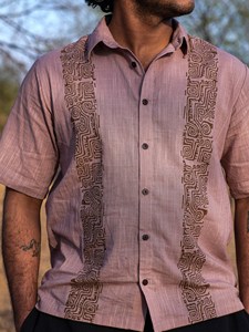 Camisa de Lino Hecha a Mano para Hombre con Estampado Geométrico Tribal Shipibo, Camisa de Lino de Manga Corta Transpirable de Primera Calidad - Product Image 3