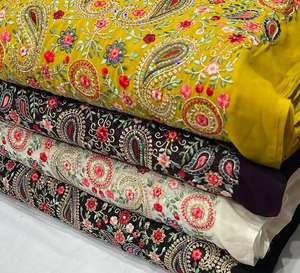 Tela de terciopelo de malla con lentejuelas y bordados premium para abayas, ideal para la moda modesta del Golfo y los Emiratos Árabes Unidos. - Product Image 6