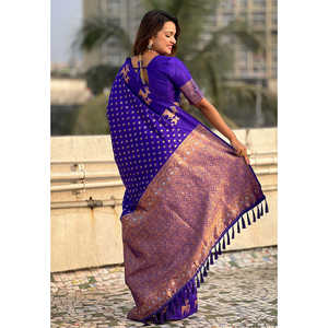 Sari de Noche de Seda Suave Violeta Ligero Elite Weaves con Doble Tejido Zari y Elegante Borde de Ciervo, Diseño Shopify - Product Image 3