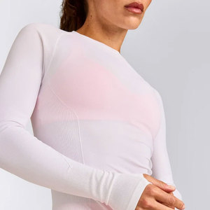 Haut de sport pour femme en maille sans couture, à manches longues, avec passe-pouces, design ajusté et compressif, de haute qualité, idéal pour le yoga et l'entraînement - Product Image 3