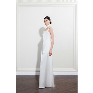 Robes décontractées modernes de haute qualité RIEL DRAPELESS DRESS MISSION SATINA-line Robes élégantes et luxueuses pour femmes en blanc - Product Image 4
