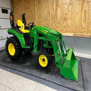Achetez le tracteur John Deere 2038R, qualité supérieure, utilitaire compact, puissant pour l'agriculture, l'aménagement paysager et les travaux lourds - Product Image 4