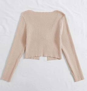 Pull respirant à col en V avec passe-pouce pour femme – Haut de sport et fitness pour la course à pied – T-shirt de performance en maille - Product Image 2