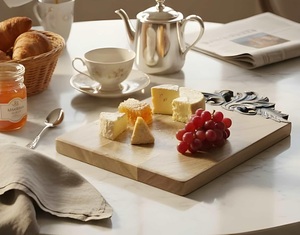 Planche à découper de luxe en bois de manguier sculpté avec détails de crête ornée, épaisse, lisse, durable, sans danger pour les aliments, plateau de service de cuisine - Product Image 3
