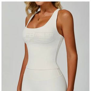 ชุดโยคะแบบสองชิ้น เสื้อกล้ามรัดรูปเอวสูง กางเกงขาสั้น ผ้าริบเนื้อแน่น ป้องกันรอยยับ สำหรับวิ่งออกกำลังกาย พร้อมโลโก้แบบกำหนดเอง สำหรับผู้หญิง - Product Image 1