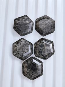 Cuarzo rutilado negro AAA facetado en forma de hexágono, piedra preciosa de 15*15 mm, 100% NATURAL, para la fabricación de joyas a precio de mayorista. - Product Image 4