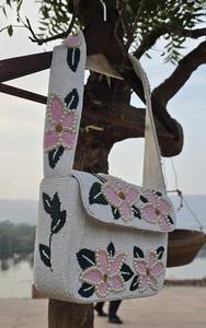Bolso de Hombro de Cristal con Cuentas Hecho a Mano MS, Regalo de Boda, Cartera y Bolso de Mano, Bolso Artesanal Moderno y Colorido, Color y Forma Personalizables - Product Image 5