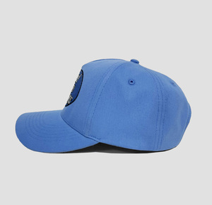 Fierement fabriqué au Vietnam, casquette de baseball structurée à 5 panneaux avec logo brodé 2D personnalisé, style de haute qualité pour une utilisation quotidienne en extérieur - Product Image 2
