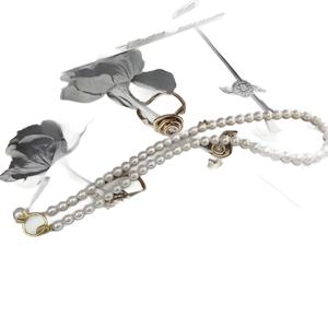 ต่างหูมุกแท้ 18K สีม่วงเดมอน ขนาด 10-11 มม. และมุกทรงกลม 7-8 มม. แสงเงาสวยงาม ไร้ตำหนิ บรรจุกล่องของขวัญ - Product Image 5