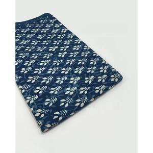 Tissu 100% coton doux avec impression numérique personnalisée pour la confection de robes pour femmes et filles, provenant d'un fabricant et fournisseur indien. - Product Image 1