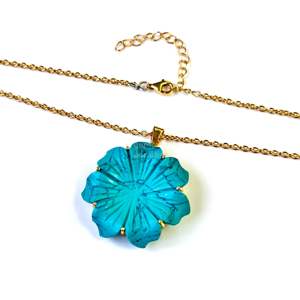 Collier pendentif fleur en turquoise bleue de qualité AAA pour femme, sculpté à la main, avec pierre précieuse en turquoise de qualité AAA, pendentif floral en cristal, vente en gros - Product Image 5