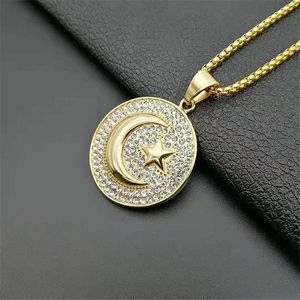 Collar con Colgante de Luna y Estrella de Acero Inoxidable Chapado en Oro de 18k, Cadena con Dije Redondo de Cristal de Zirconia, Joyería para Uso Diario - Product Image 1
