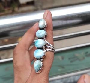 แหวนลาริมาร์ห้าเม็ด แหวนเงินแท้ แหวนพลอยสีน้ำเงิน เครื่องประดับทำมือ แหวนซ้อนกันได้ ผู้จำหน่ายขายส่ง - Product Image 6