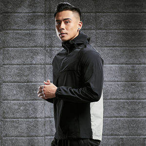 เสื้อแจ็คเก็ตผู้ชายแขนยาวกันลมสำหรับออกกำลังกายกลางแจ้ง แห้งเร็ว มีซิปครึ่งตัว ลายพราง โลโก้ด้านหน้า แบบสปอร์ต บุผ้าควิลท์ - Product Image 2