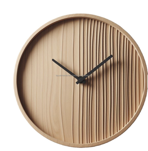 Reloj de pared de madera moderno hecho a mano con encanto rústico inspirado en números romanos de Victoria London artesanías de madera de Bambú - Product Image 3