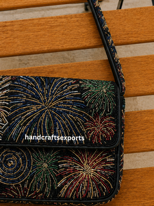 Sac à bandoulière artisanal perlé avec motif feux d'artifice colorés, sac à main léger et brodé pour femme, design tendance - Product Image 2