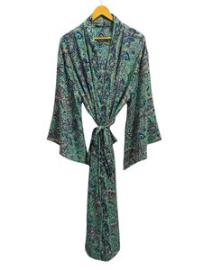 Robe kimono de luxe en soie patchwork, cache-maillot de bain, tenue de nuit, longue robe, kimono indien vintage fait main en soie de sari recyclée - Product Image 2