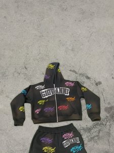 Ensemble de survêtement Gucha Sports pour homme, comprenant un sweat à capuche avec patch brodé personnalisé effet vieilli et un short de jogging en coton, style délavé à l'acide et vintage, idéal pour l'été. - Product Image 2