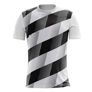 Maillot de football pour hommes de haute qualité, logo personnalisé, tissu polyester respirant, maillot de football par sublimation avec nom et numéro d'équipe - Product Image 1