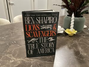 Leones y depredadores: La historia verdadera de Estados Unidos de Ben Shapiro, libro de bolsillo, historia y comentarios políticos - Product Image 2