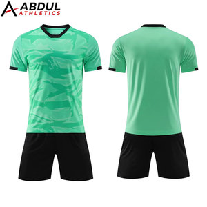 Tenue de football Match Performance, tissu doux au toucher, technologie de contrôle de la transpiration pour l'entraînement et les matchs de compétition - Product Image 1