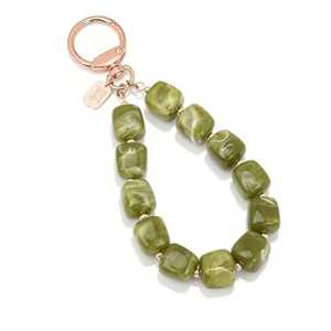 Bracelet porte-clés en perles de résine rose, fait main, accessoire de mode pour femme, forme ronde, quincaillerie dorée, artisanat B.H CRAFTS - Product Image 2