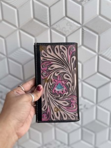 Nouvel Arrivage Portefeuille Long Homme en Cuir Véritable Gravé à la Main, Tendance et Élégant, Porte-Cartes Unisexe pour Usage Quotidien – Vente Flash - Product Image 4