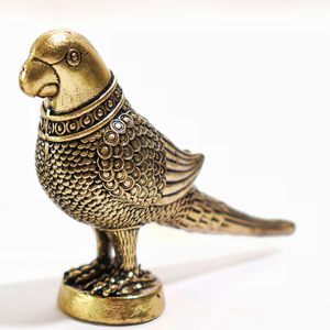 Figurine d'oiseau faisan en laiton artisanal avec détails de plumes complexes, statue décorative en métal, objet de luxe pour table, maison ou bureau - Product Image 2