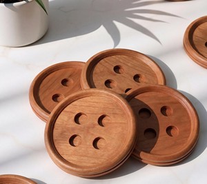 Ensemble de dessous-de-verre ronds en bois résistants à la chaleur, sets de table modernes pour la protection des tasses à café - Product Image 1