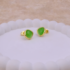 Boucles d'oreilles clous délicates en préhnite naturelle - Clous carrés plaqués or - Pierre précieuse verte douce - Bijoux faits à la main - Cadeau pour femme R - Product Image 4