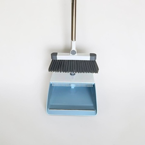 Ensemble balai et pelle modernes avec manche en aluminium, poils en nylon, pelle en plastique extensible pour le nettoyage des sols, usage domestique - Product Image 3