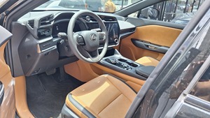 Lexus RZ 450e Premium AWD 2024 Usado - Product Image 2