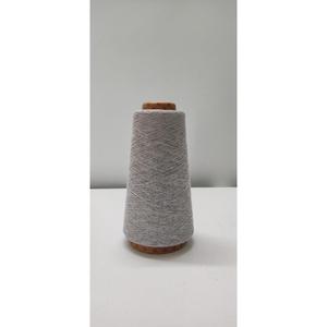 Hilo cardado de algodón 100% más vendido NE 20s/1, telas antibolitas con patrón crudo, prendas de vestir de exportador que teje la India - Product Image 3