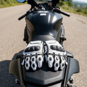 Gants de moto en cuir blanc unisexe de qualité supérieure, à doigts entiers, respirants, antidérapants, design sportif pour les aventures en plein air - Product Image 3