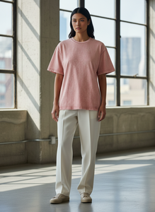 Camiseta Casual de Hombre, Tejido de Punto 100% Algodón, de Alta Calidad, Personalizable, Corte Cuadrado, con Logotipo Frontal, Color Rosa Mineral, Lavado Ácido - Product Image 5