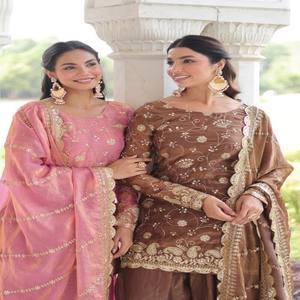 Conjunto VASTRA COTTAGE Fendy Sharara con lentejuelas y bordados Zari, top de manga larga con cuello redondo, Sharara con cintura elástica y Dupatta - Product Image 5