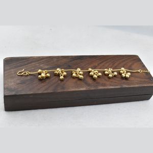 Pulsera abrible de latón chapado en oro, de diseño tradicional indio, hecha a mano, a la última moda, para niñas y mujeres. - Product Image 2