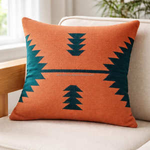 Funda de Almohada de Algodón Tejida a Mano con Diseño de Flecha Tribal para Decoración del Hogar Estilo Escandinavo, Boho y Contemporáneo - Product Image 3