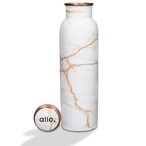 Botella de Agua de Cobre con Patrón de Mármol, Aislada al Vacío, Portátil, Diseño Minimalista, Blanca con Vetas Doradas - Product Image 4