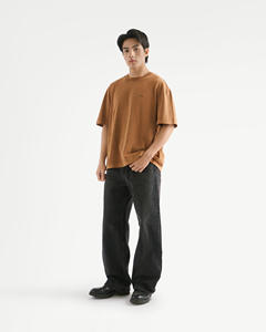 เสื้อยืดคอกลมทรงหลวมโอเวอร์ไซส์ ผ้าคอตตอน 100% เนื้อหนา ตัดเย็บแบบดรอปโชว์เดอร์ ทรงบ็อกซี่ สตรีทแวร์  สำหรับผู้ชาย  สามารถสกรีนโลโก้ได้ - Product Image 3