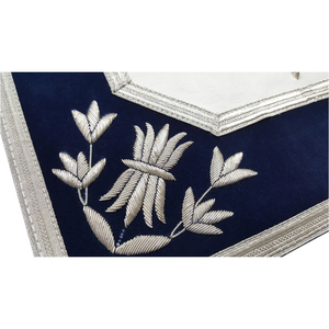 Tabliers maçonniques de qualité supérieure brodés à la main, tabliers de maître maçon bleus et blancs en velours, tabliers maçonniques personnalisés - Product Image 3