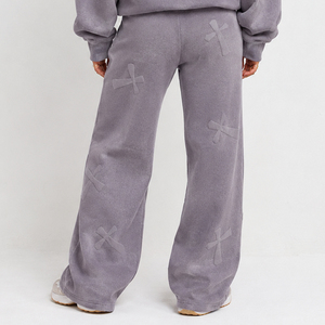 Pantalones deportivos de mujer OEM, estilo casual, de poliéster y algodón, de pierna ancha, con estampado en relieve y ajuste cómodo para uso casual. - Product Image 2