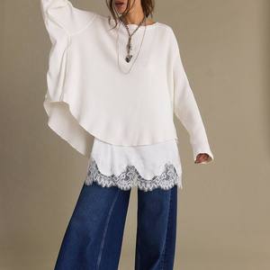 Sudadera Oversize de Cuello Redondo para Mujer, Suéter de Punto con Mangas Murciélago, Ribete de Encaje y Dobladillo Asimétrico, Algodón Blanco, Ideal para Otoño - Product Image 1